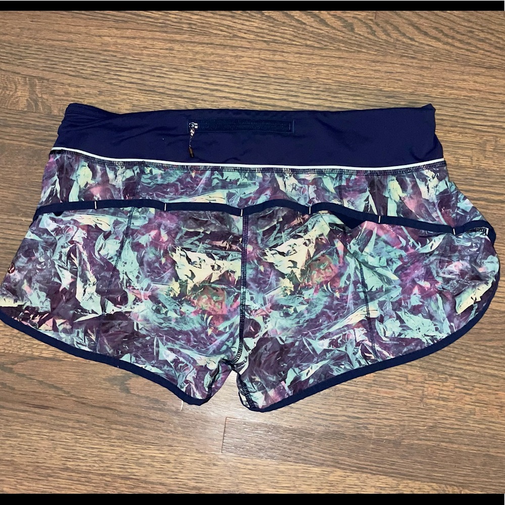 LULULEMON SHORTS
